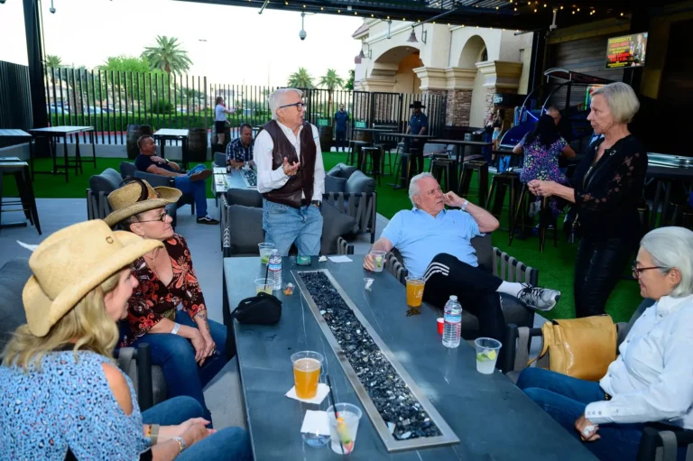 snf-customers-patio